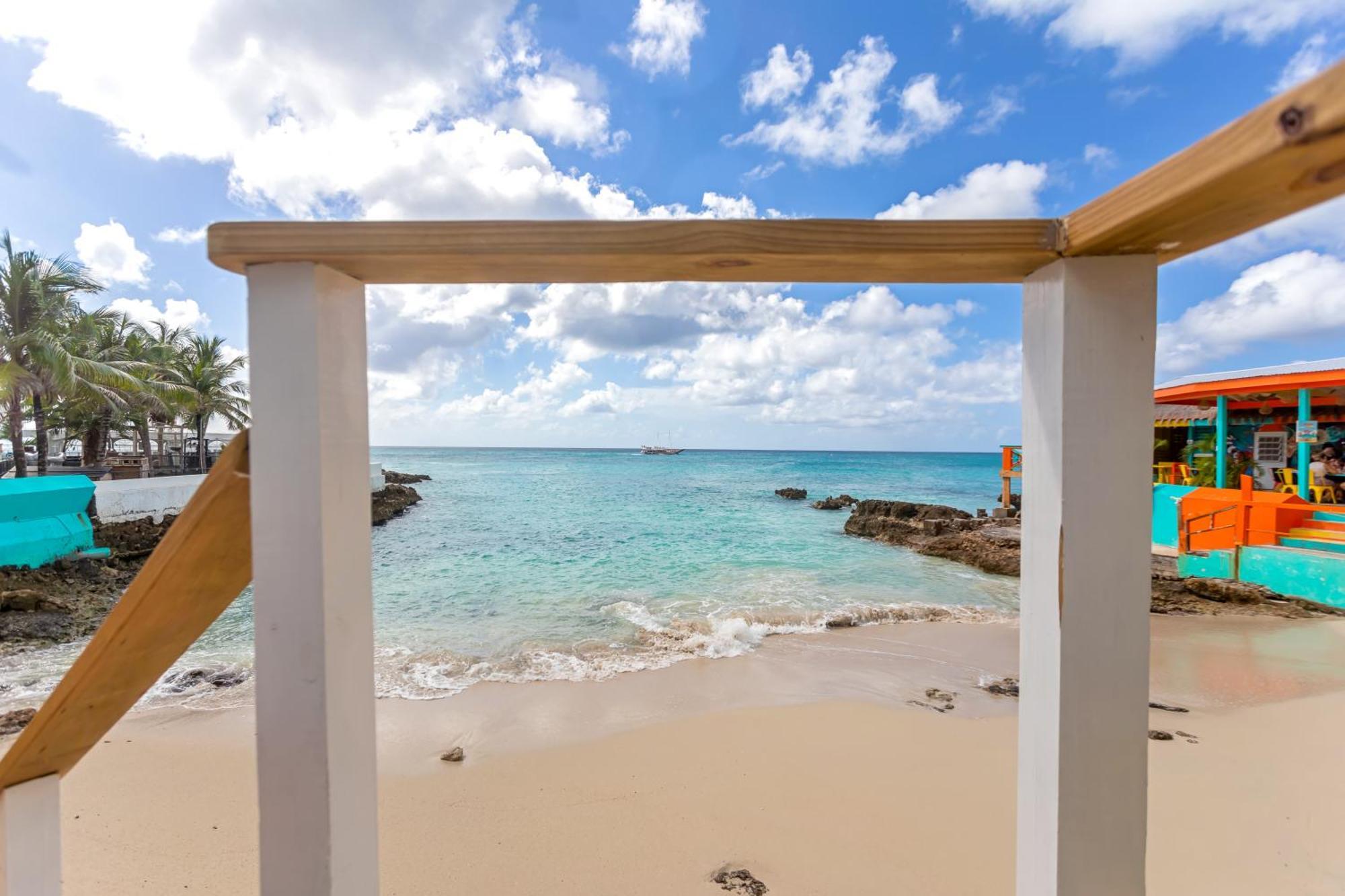 Maho Beach House - Grand Studio - Oceanview Suite 외부 사진